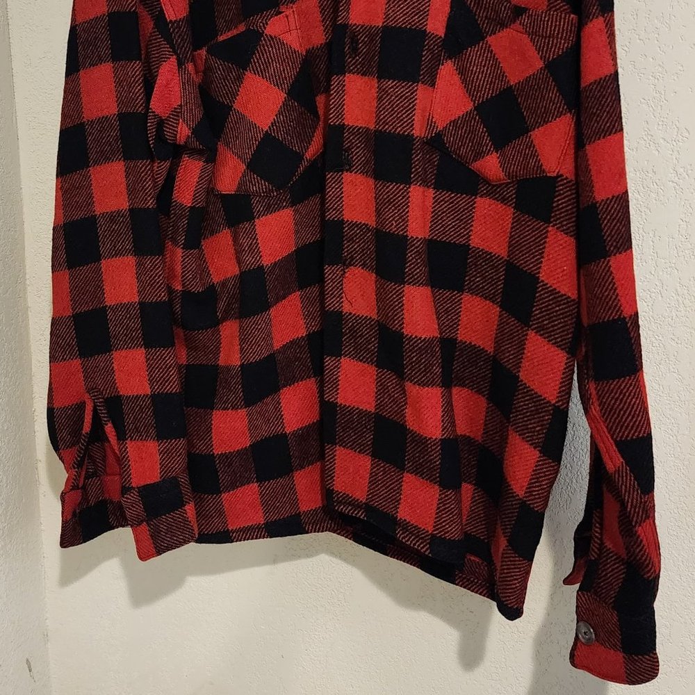 Sportswear Macy's Mens Store New York Red/Black Plaid Button up Shirt / Jacket
